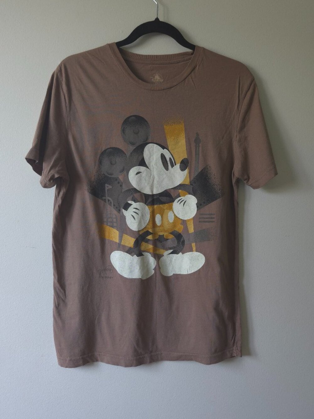 Disney Parks Artist Series Mickey Mouse T-Shirt M Brown Graphic Tee Jeff Granito